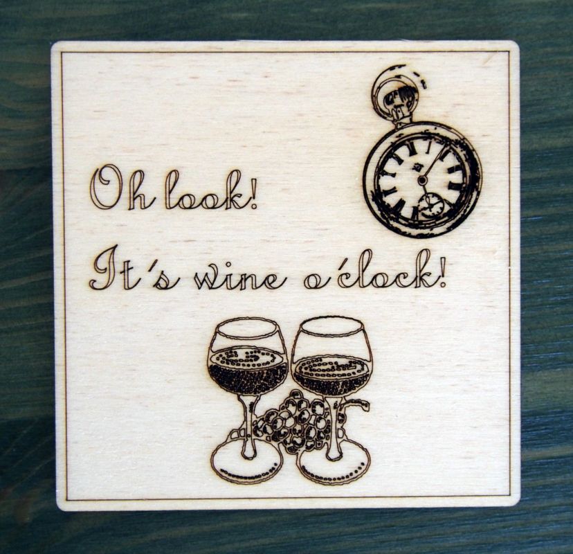 Podtácek na víno dřevěný - Wine o´clock
