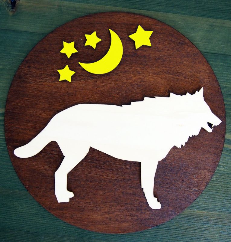 Dřevěná dekorace kruhová "wild stars" - vlk