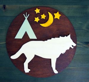 Dřevěná dekorace kruhová "wild teepee" - vlk