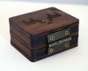 Dřevěná krabička na (zásnubní) prsten na zakázku