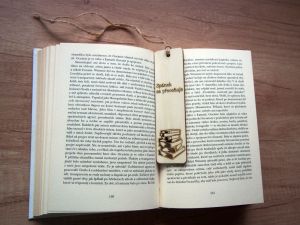 Záložka do knihy dřevěná