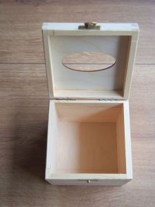 Dřevěná krabička na kapesníčky 13x13x13,5