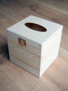 Dřevěná krabička na kapesníčky 13x13x13,5