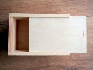 Dřevěná krabička se zasunovacím víkem