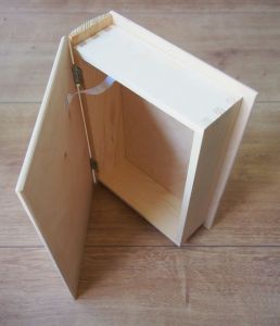 Dřevěná skříňka "knížka"
