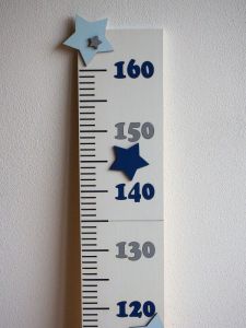 Dětský dřevěný metr na zeď s hvězdami