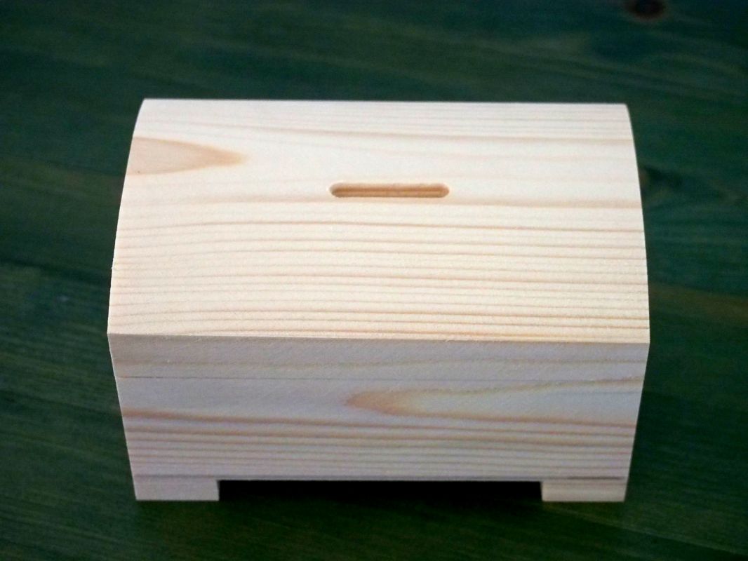 Dřevěná pokladnička/truhlička 12x8x7cm