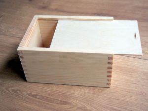 Dřevěná krabička se zasunovacím víkem 18x12x9,5cm